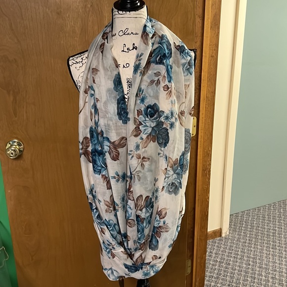 Infinity scarf - Picture 3 of 4